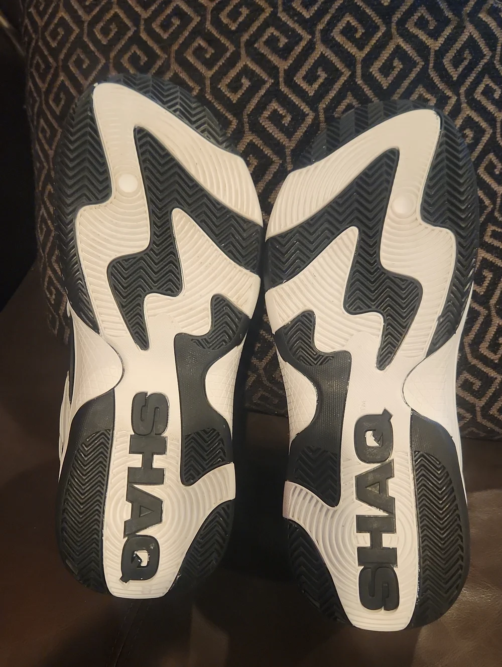 Shaq Devastator 2.0 Basketball Sneakers (10.5)